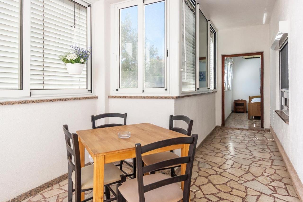 Apartments & Rooms Strcic Petra Krk Town Bagian luar foto