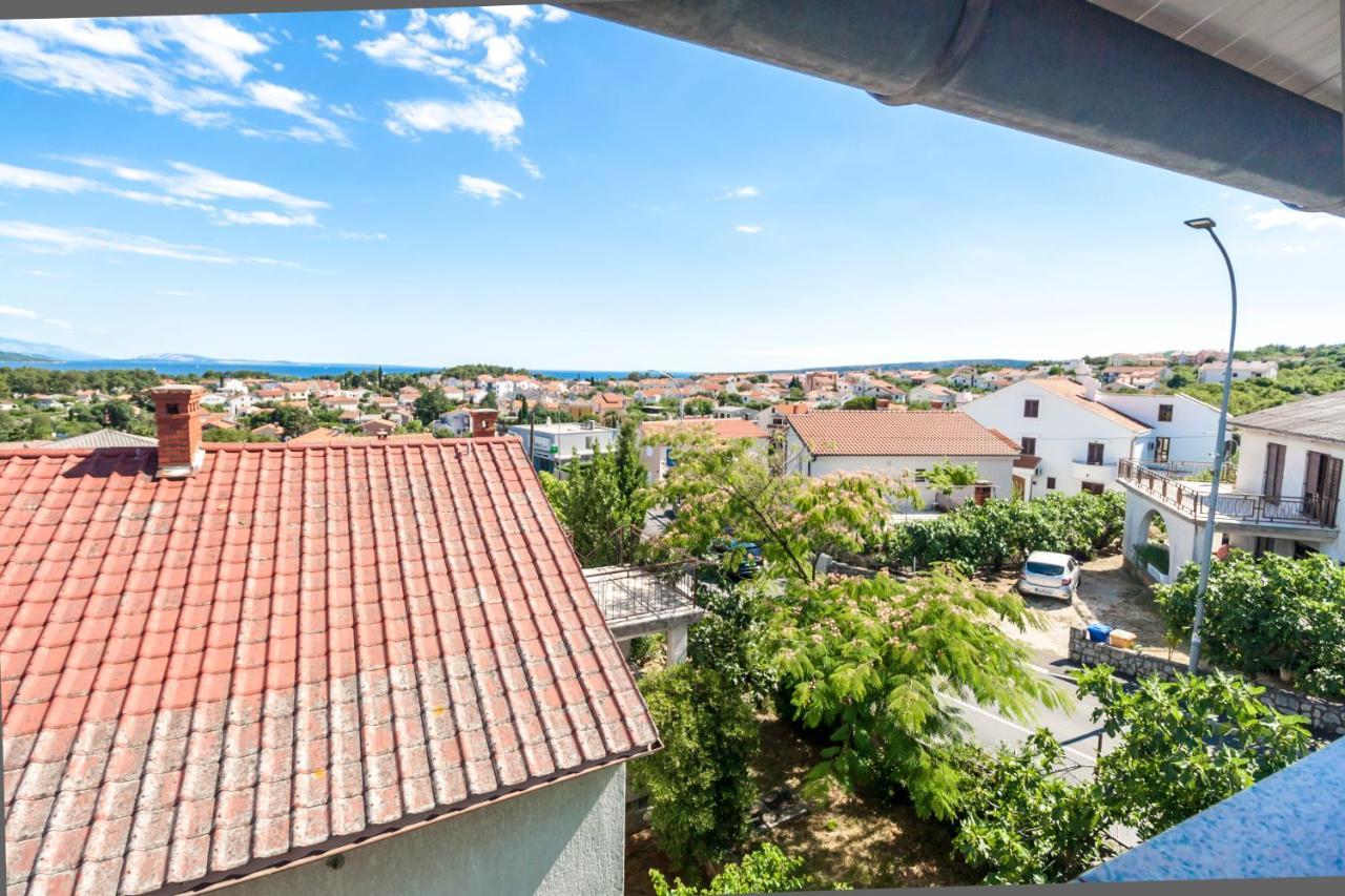 Apartments & Rooms Strcic Petra Krk Town Bagian luar foto