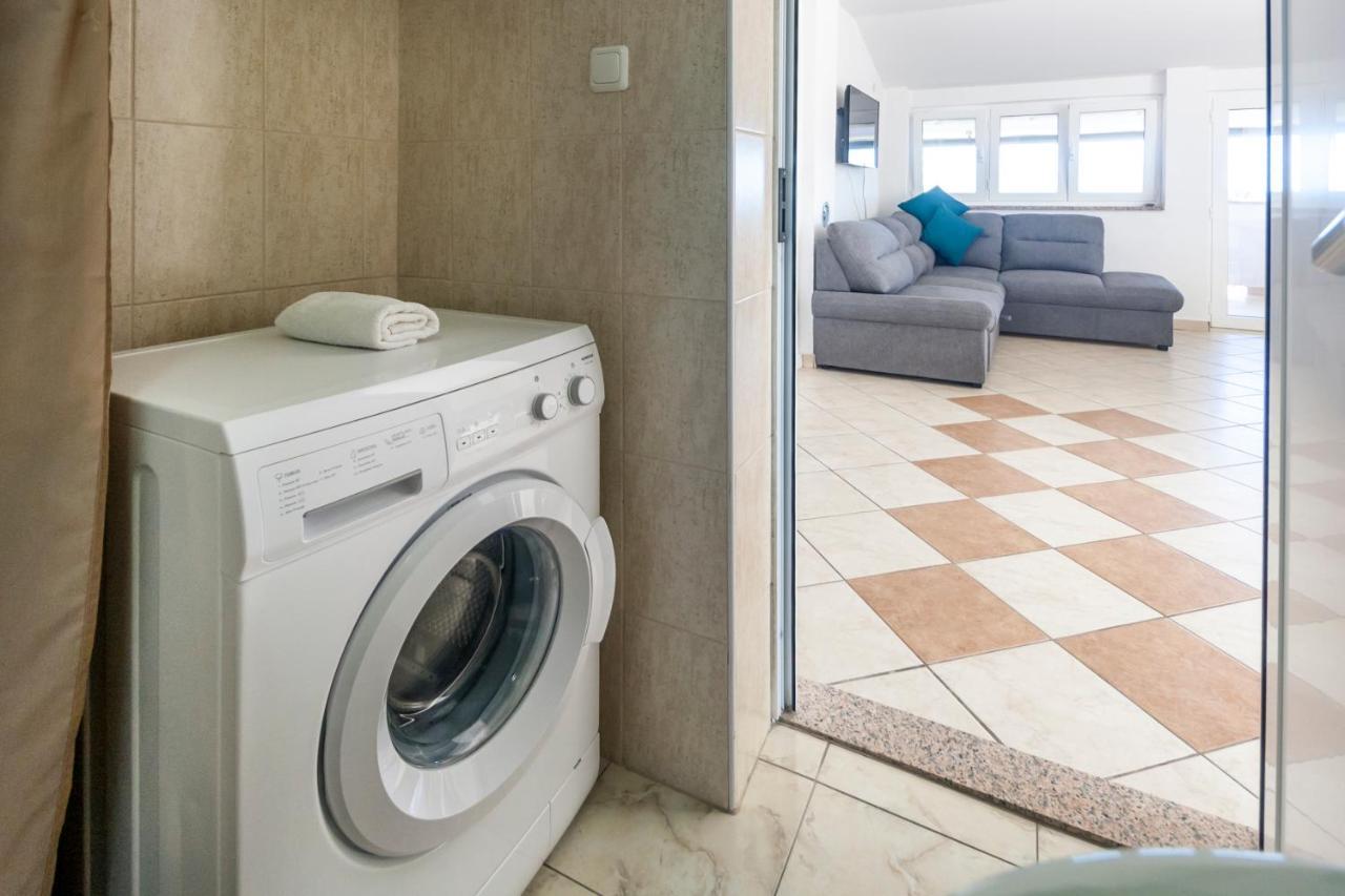 Apartments & Rooms Strcic Petra Krk Town Bagian luar foto