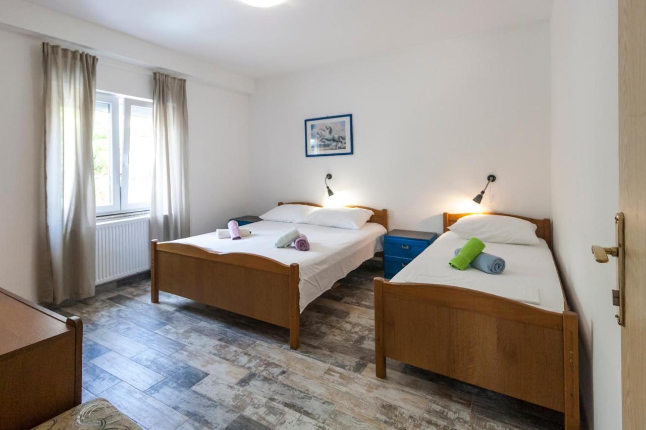 Apartments & Rooms Strcic Petra Krk Town Bagian luar foto
