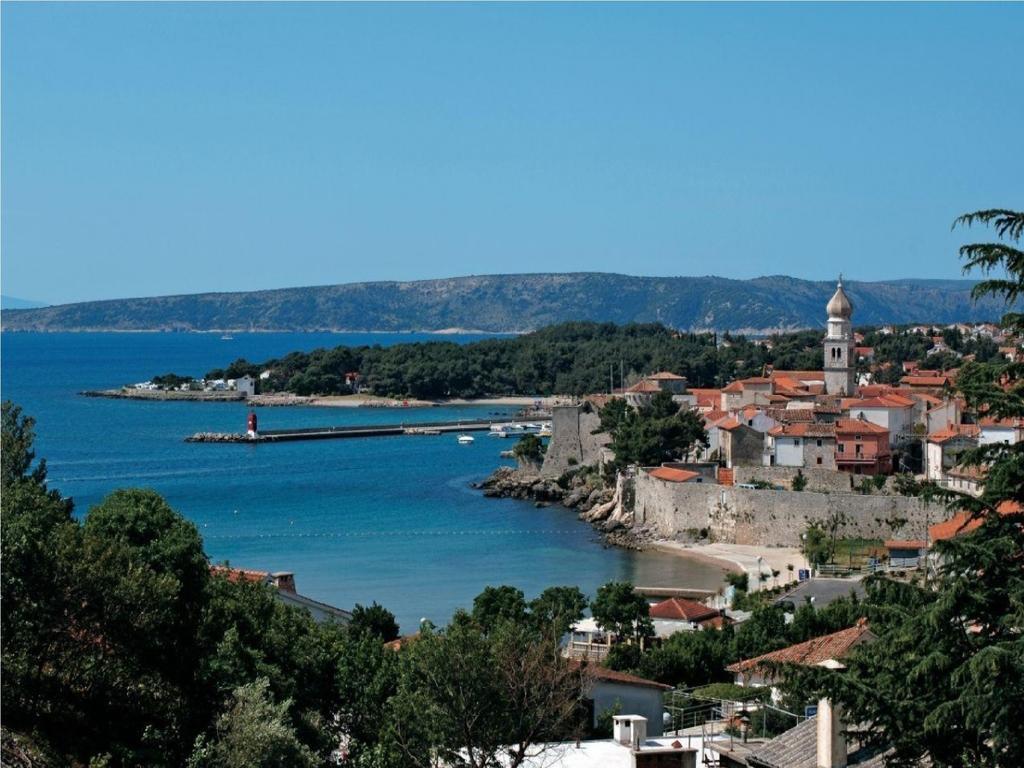 Apartments & Rooms Strcic Petra Krk Town Bagian luar foto
